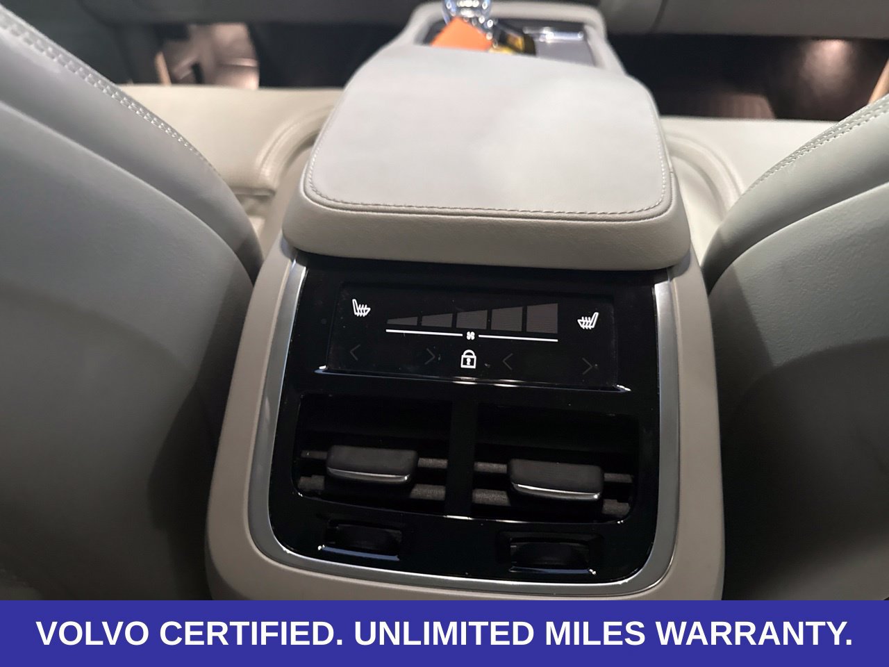 Certified 2024 Volvo XC90 T8 Ultimate w/ Protection Package Premier AWD/4WD image 28