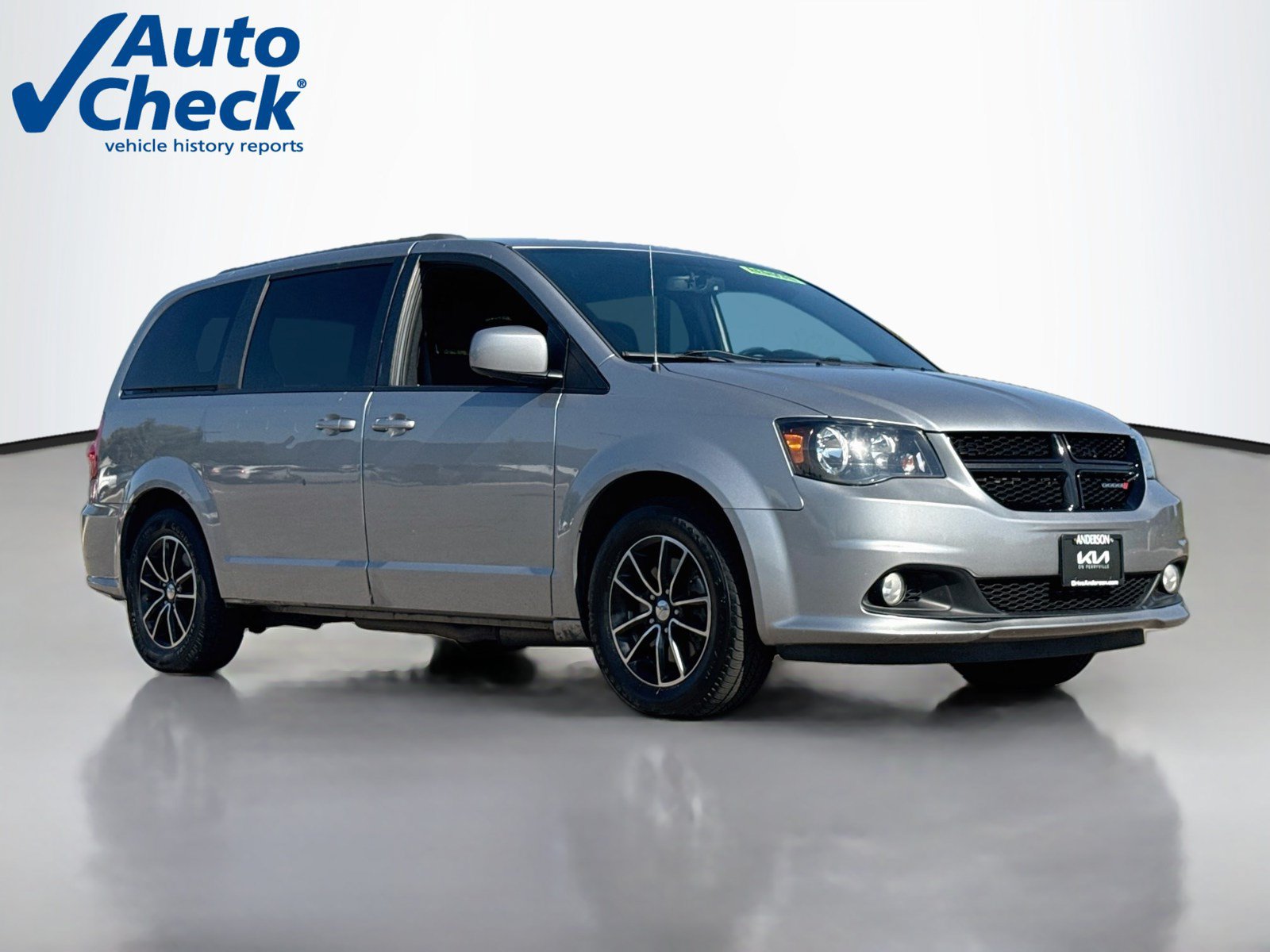 Used 2018 Dodge Grand Caravan SE FWD image 1