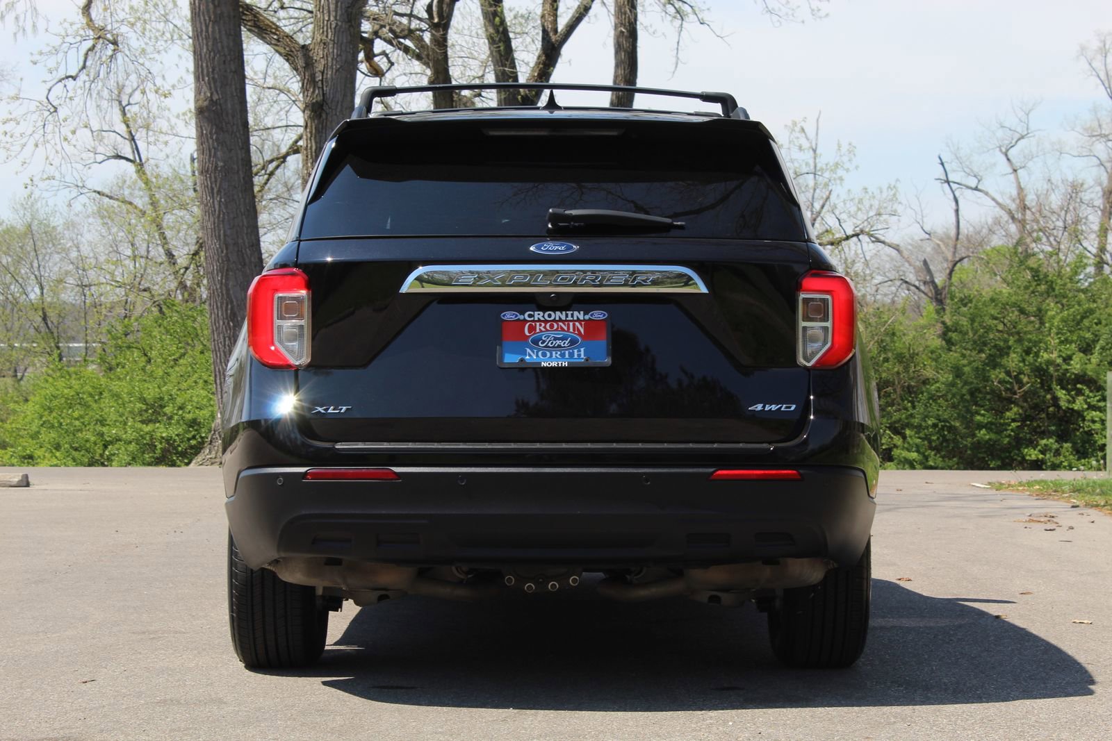 Used 2023 Ford Explorer XLT AWD/4WD image 6