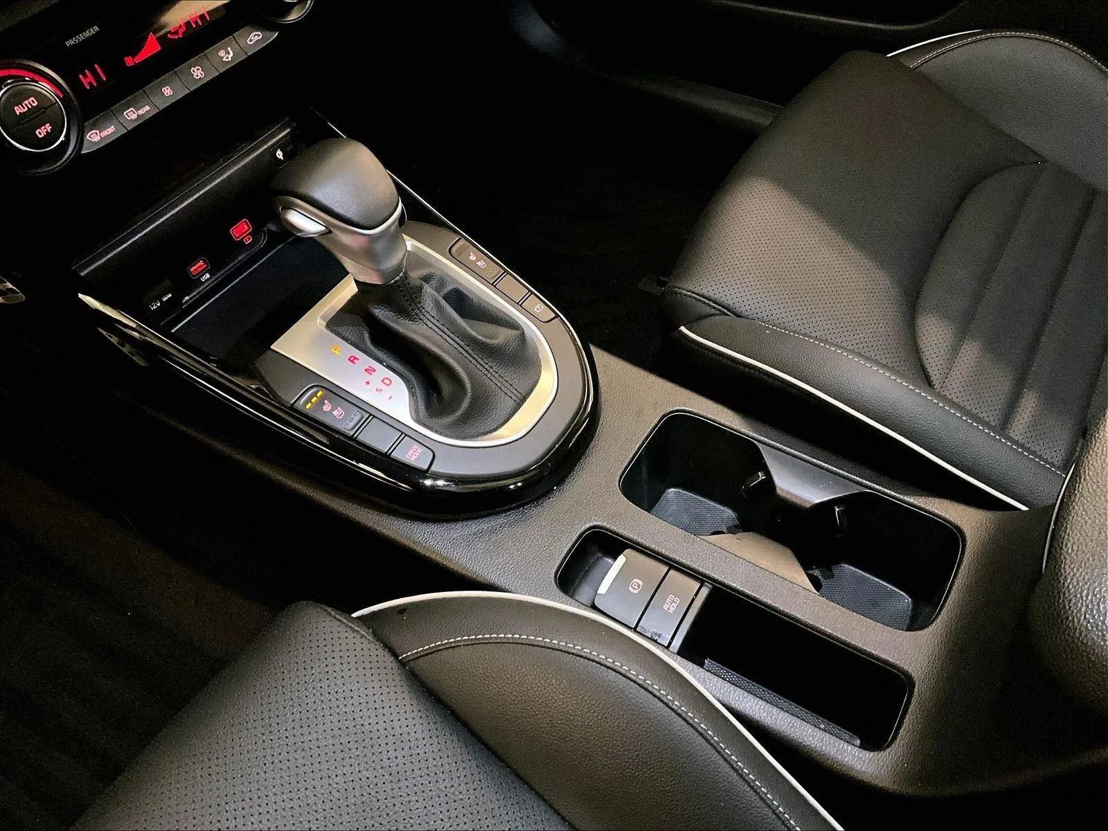 Used 2024 Kia Forte GT-Line w/ GT-Line Premium Package image 16