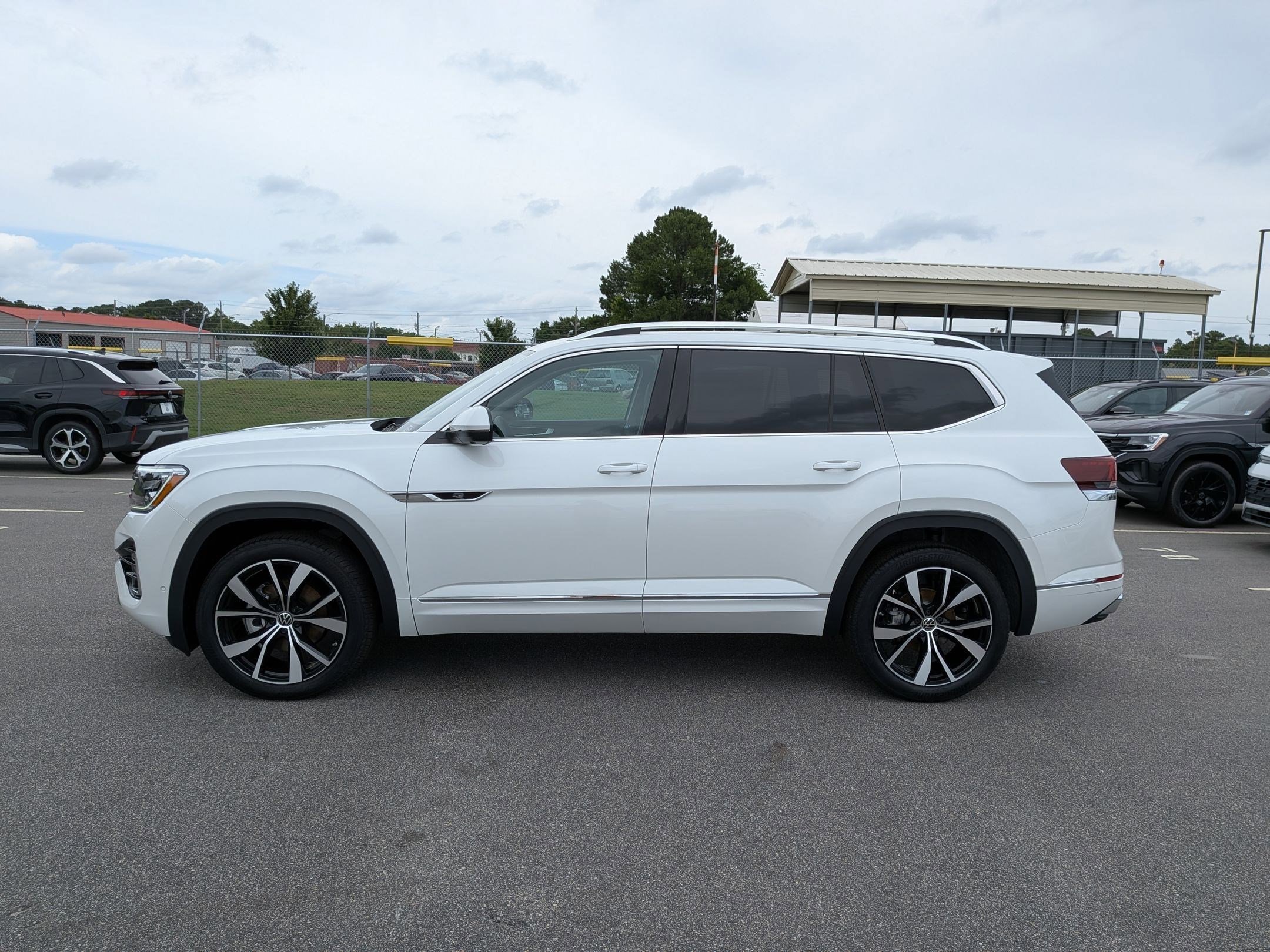New 2026 Volkswagen Atlas SEL Premium R-Line AWD/4WD image 6