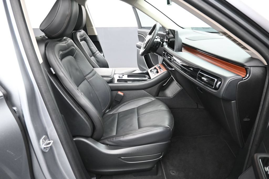 Used 2024 Lincoln Aviator Reserve w/ Equipment Group 201A RWD image 16