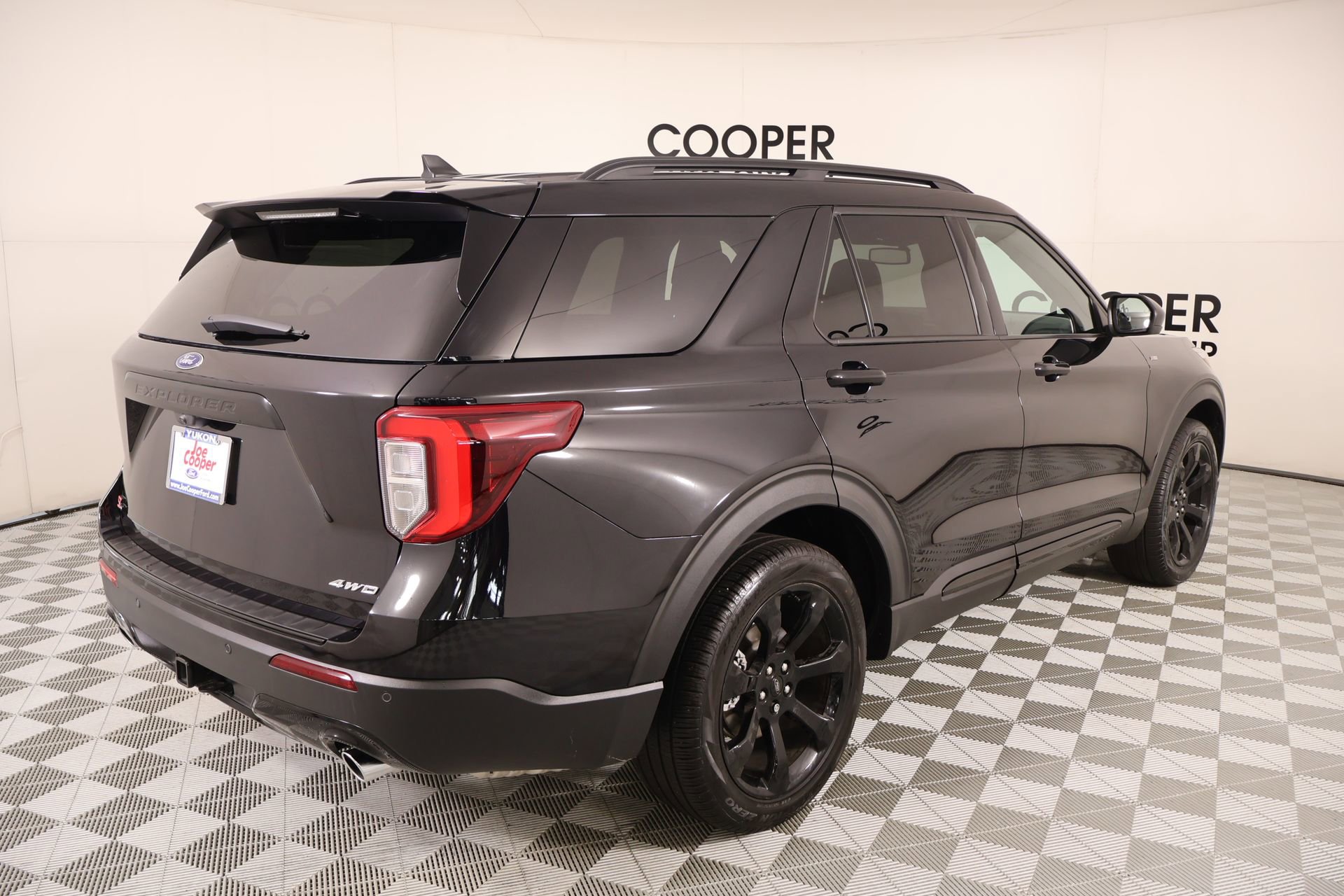 Used 2024 Ford Explorer ST-Line w/ Class IV Trailer Tow Package image 23