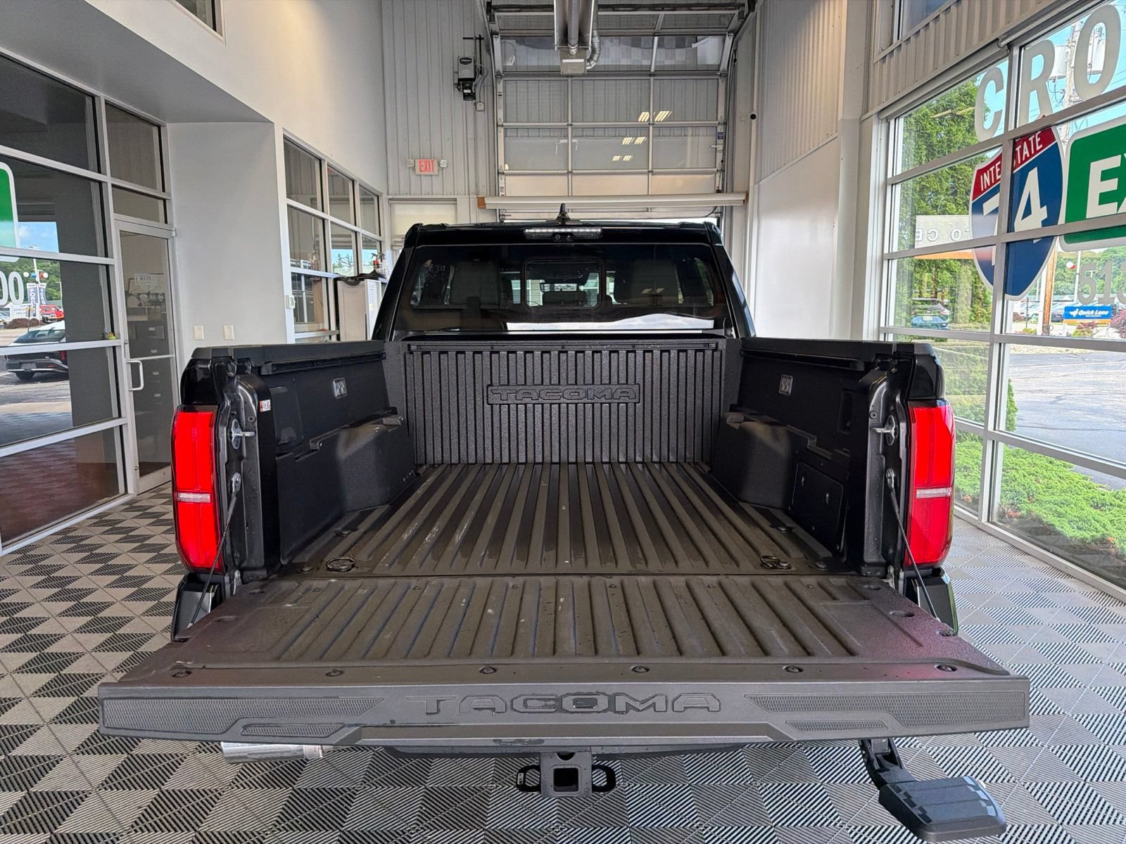 Used 2024 Toyota Tacoma Limited w/ Limited Package (LT) AWD/4WD image 7