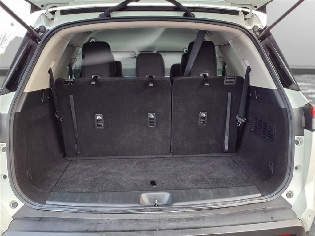 Certified 2024 Nissan Pathfinder SV image 26