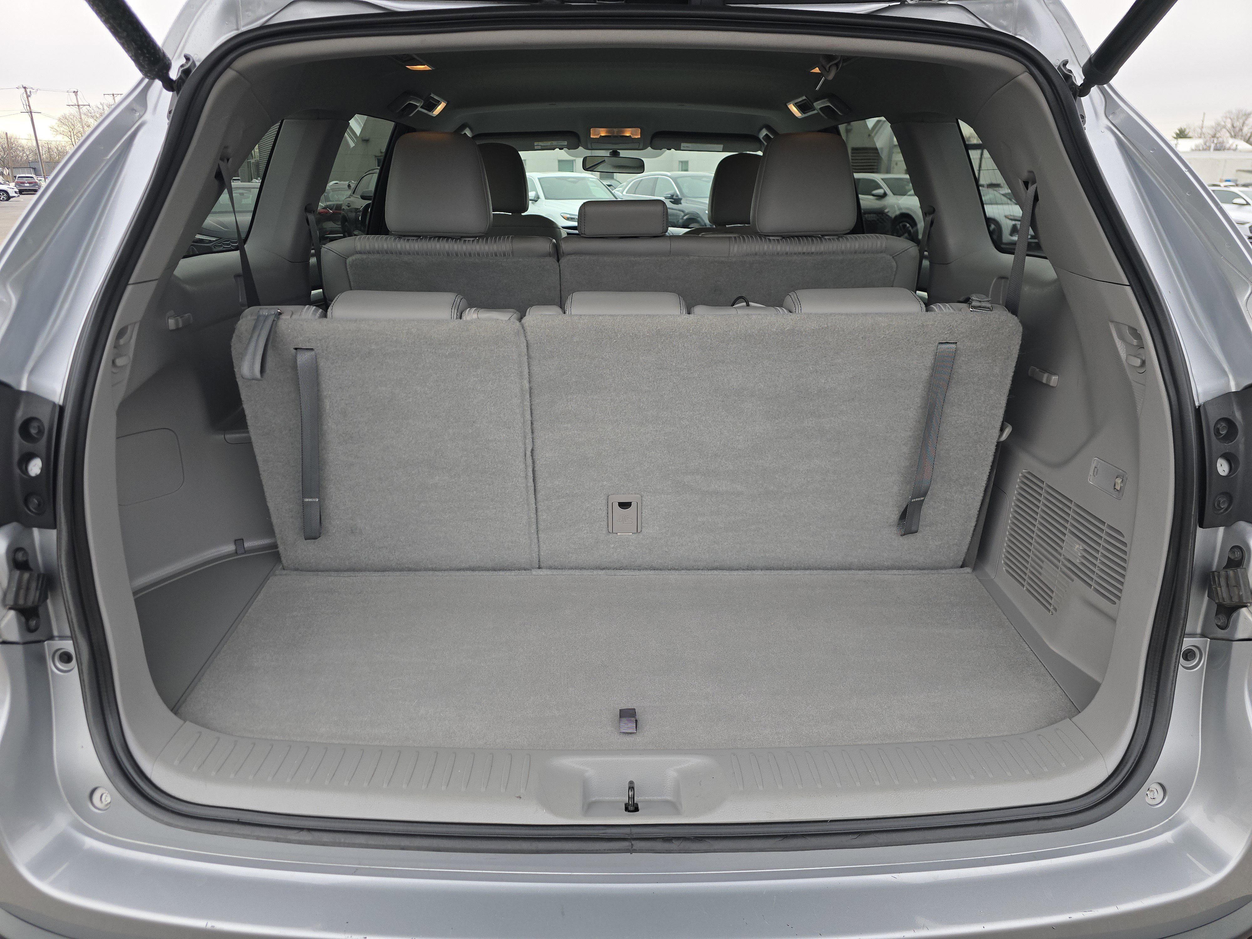 Used 2016 Toyota Highlander Plus image 12