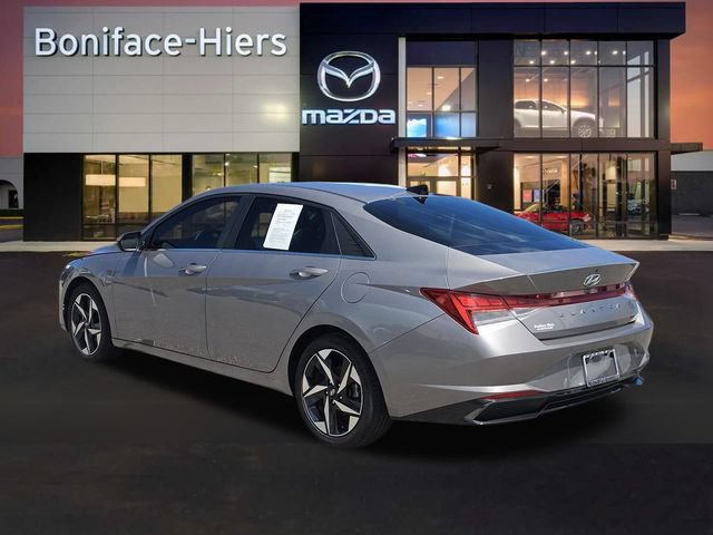 Used 2023 Hyundai Elantra Limited FWD image 3
