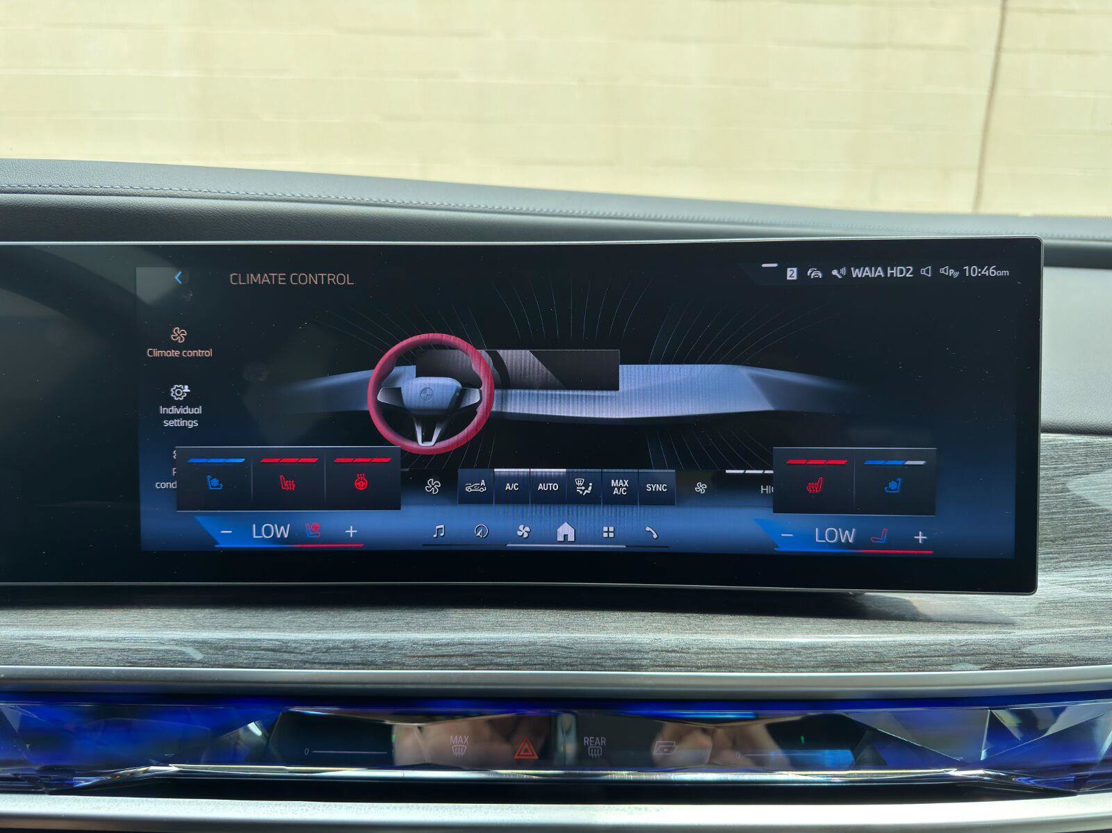 Used 2023 BMW i7 xDrive60 AWD/4WD image 29