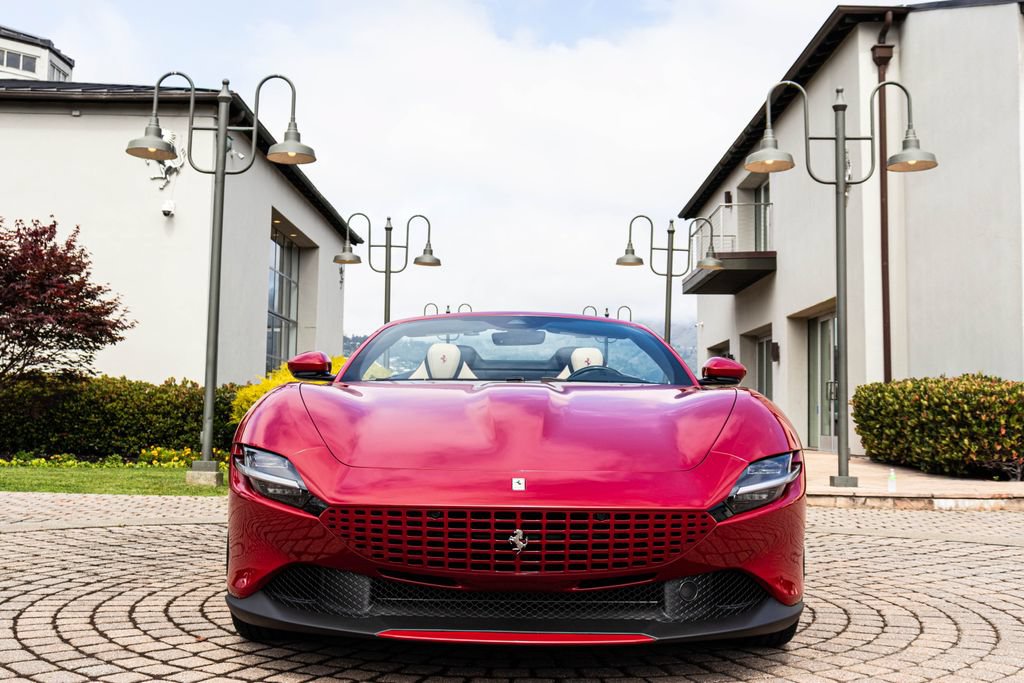 Certified 2025 Ferrari Roma Spider RWD image 11