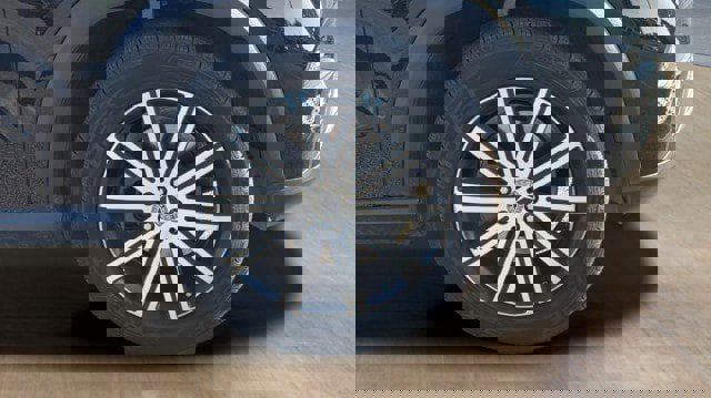 Used 2025 Mercedes-Benz GLE 350 4MATIC image 18