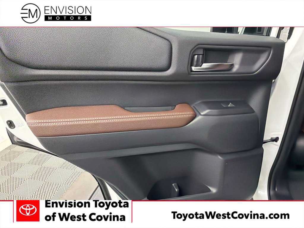 Used 2027 Toyota Land Cruiser AWD/4WD image 39