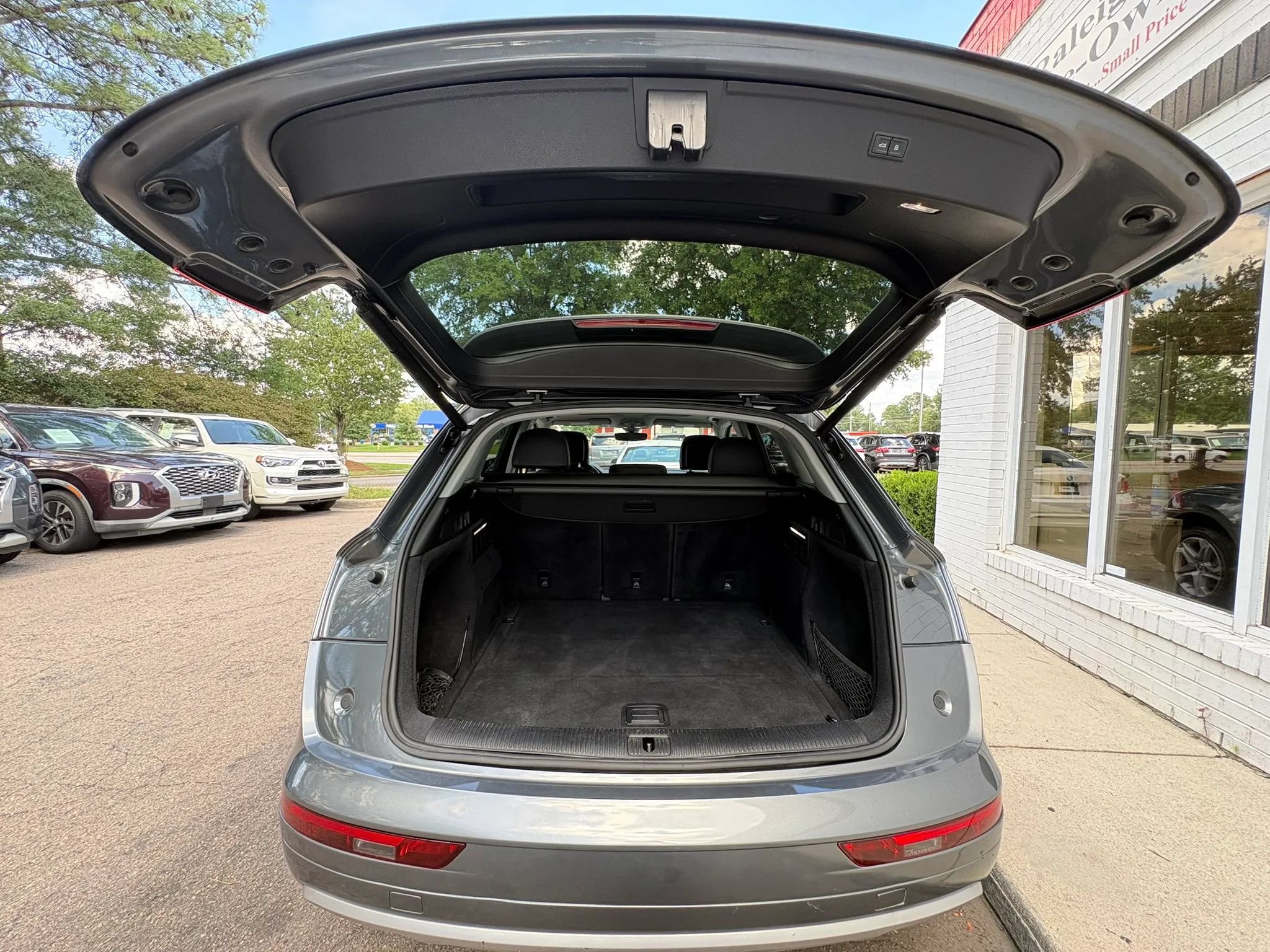 Used 2019 Audi Q5 2.0T Premium w/ Convenience Package AWD/4WD image 21