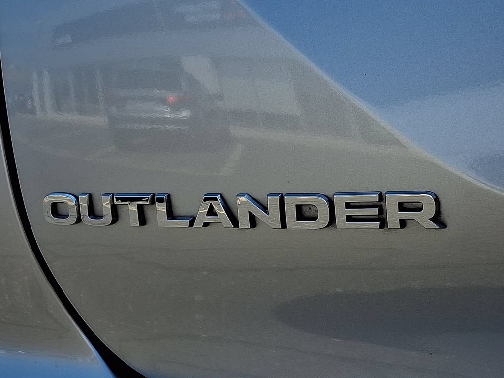Used 2025 Mitsubishi Outlander SEL AWD/4WD image 34