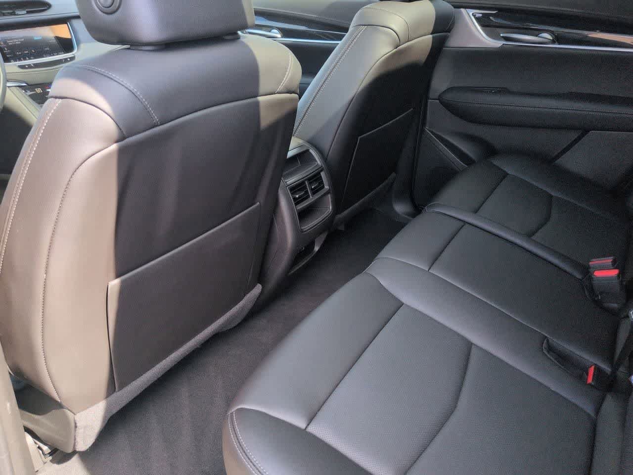 Used 2023 Cadillac XT5 Premium Luxury w/ Technology Package AWD/4WD image 18