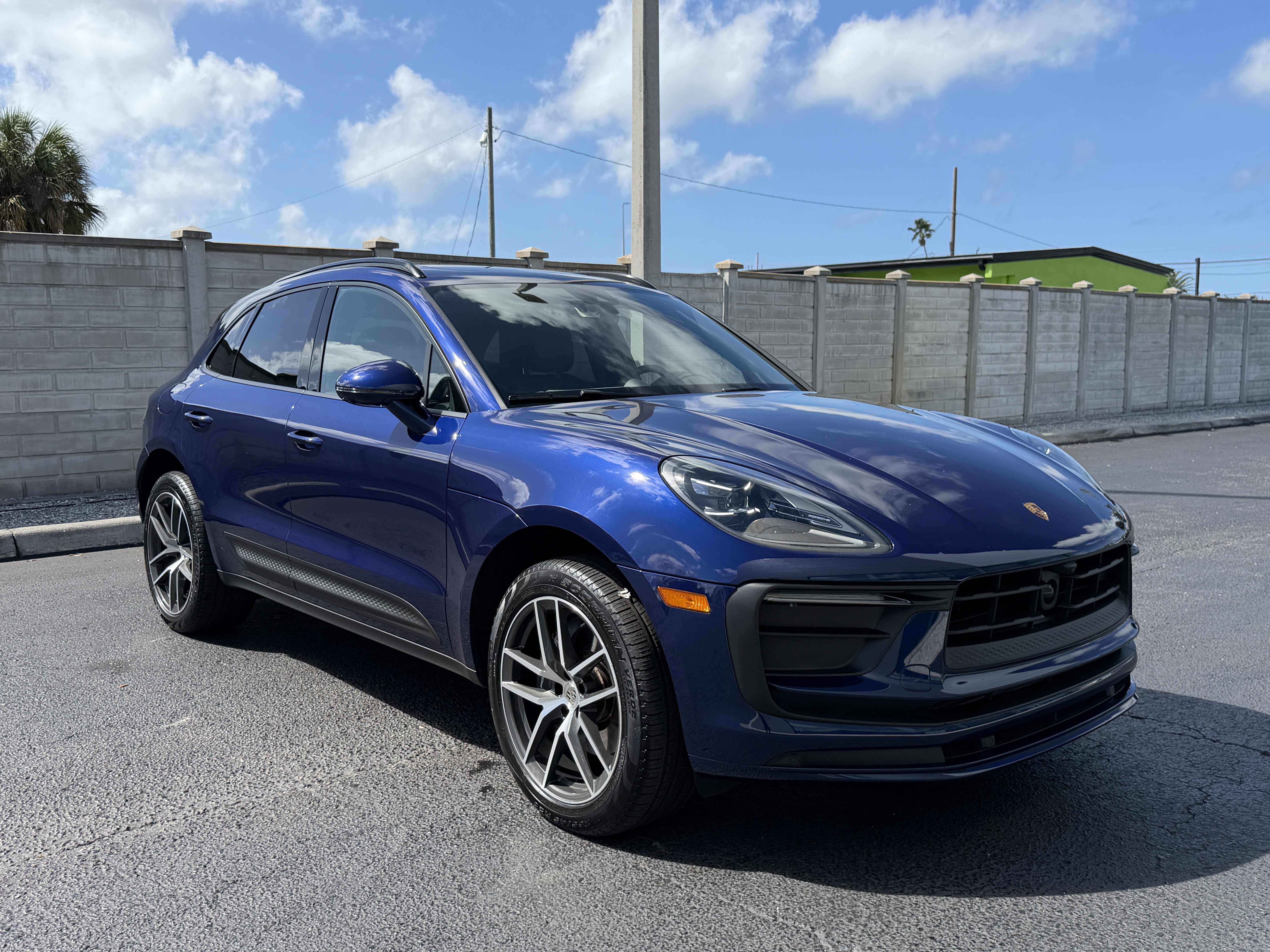 Certified 2025 Porsche Macan image 8