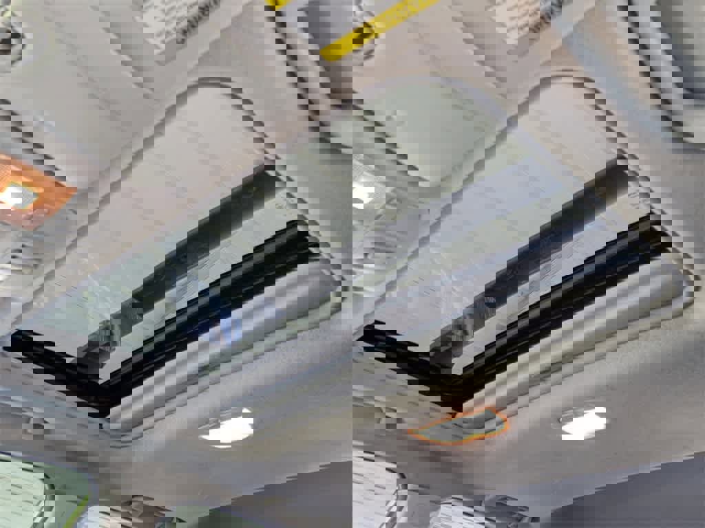 Used 2014 Subaru Crosstrek Touring w/ Popular Package #2 image 21