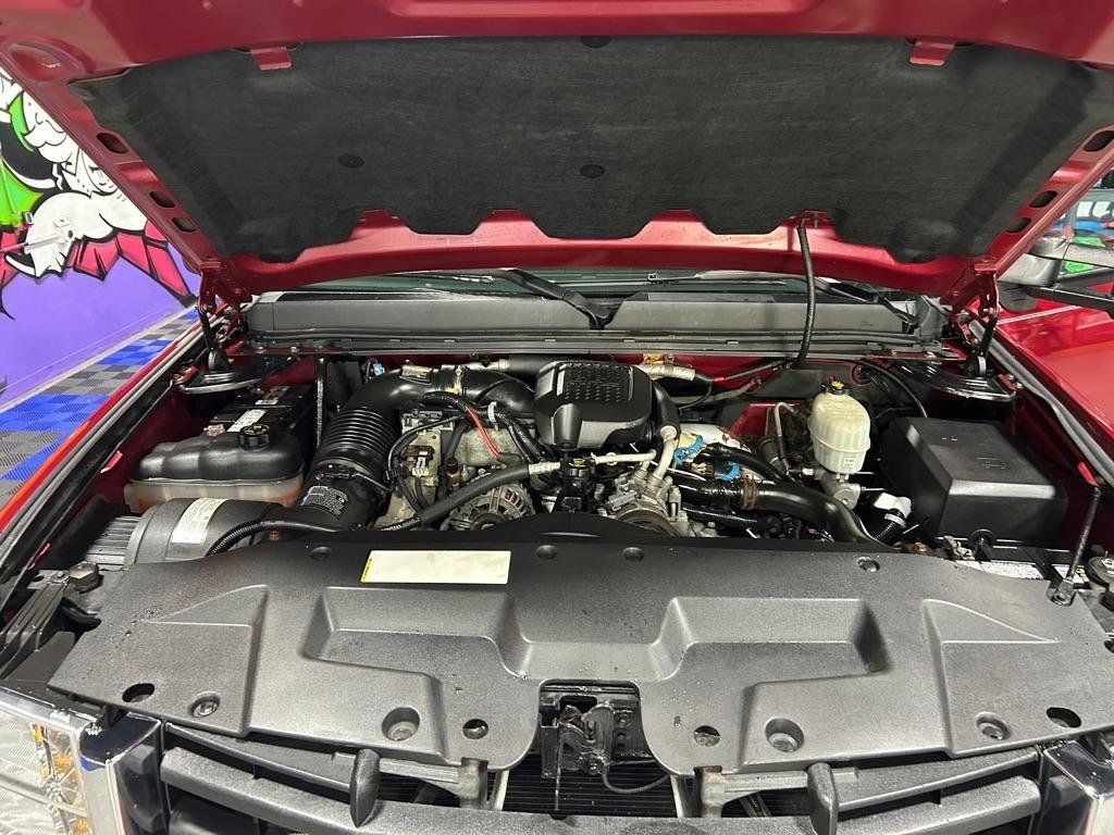 Used 2007 GMC Sierra 2500 SLE w/ Z71 Off-Road Package image 11