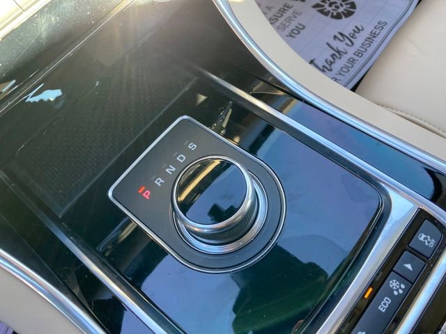 Used 2017 Jaguar XF Premium image 23