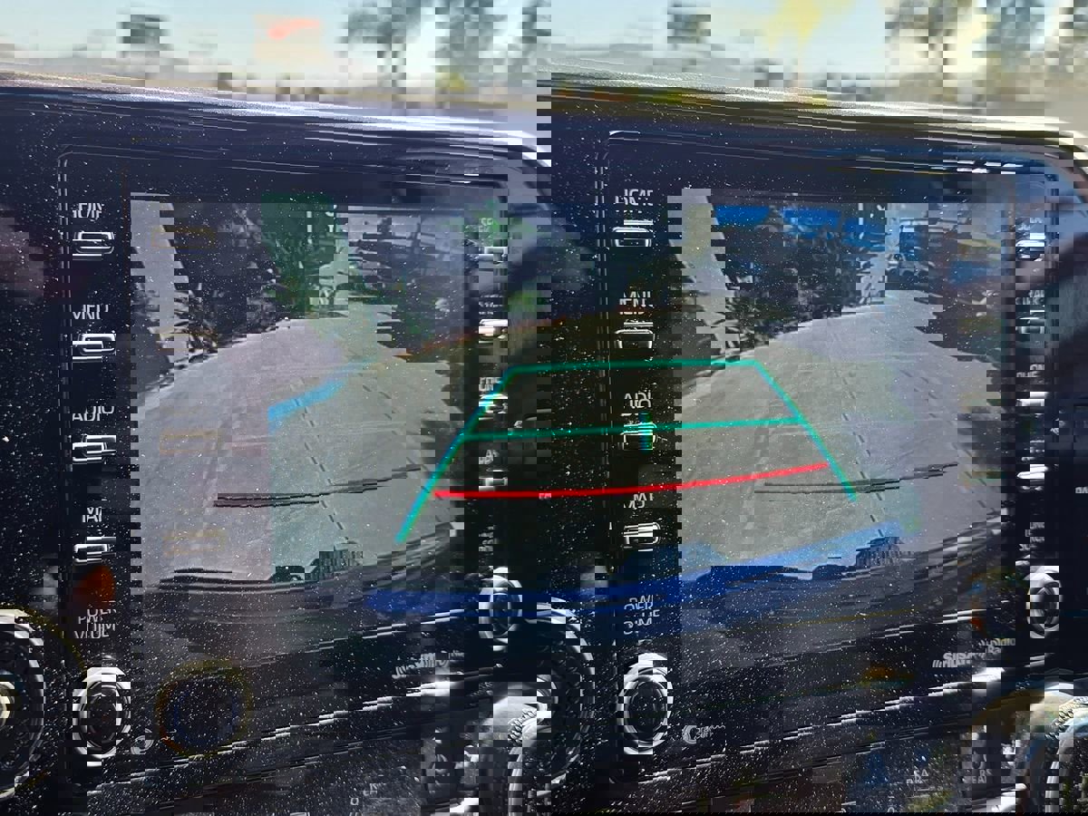 Used 2020 Toyota Highlander XLE image 39