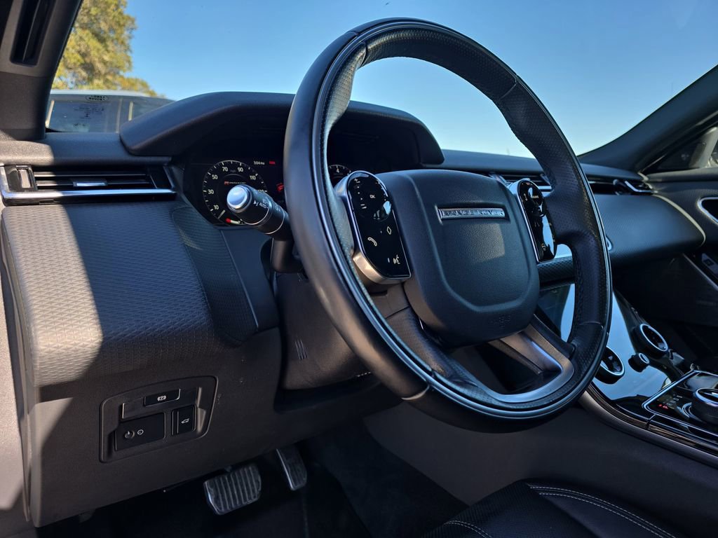 Used 2019 Land Rover Range Rover Velar R-Dynamic SE image 16