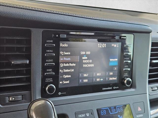 Used 2018 Toyota Sienna SE w/ SE Preferred Package image 11