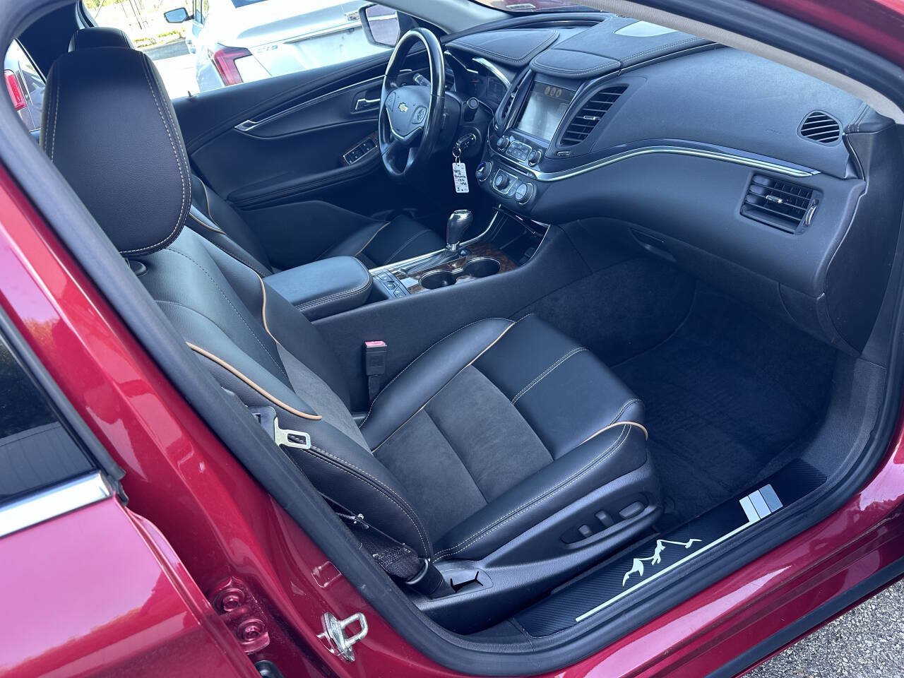 Used 2015 Chevrolet Impala LT w/ Convenience Package FWD image 34
