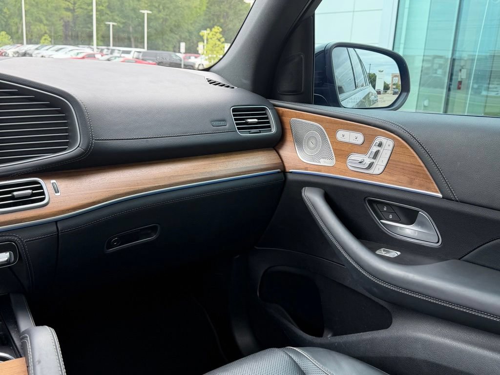 Used 2024 Mercedes-Benz GLS 580 4MATIC image 29