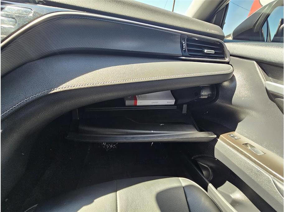 Used 2023 Toyota Camry SE image 19