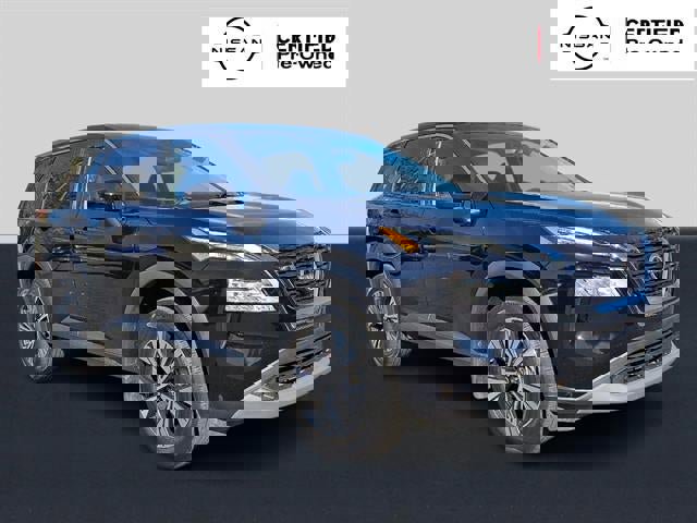 Used 2022 Nissan Rogue SV image 1