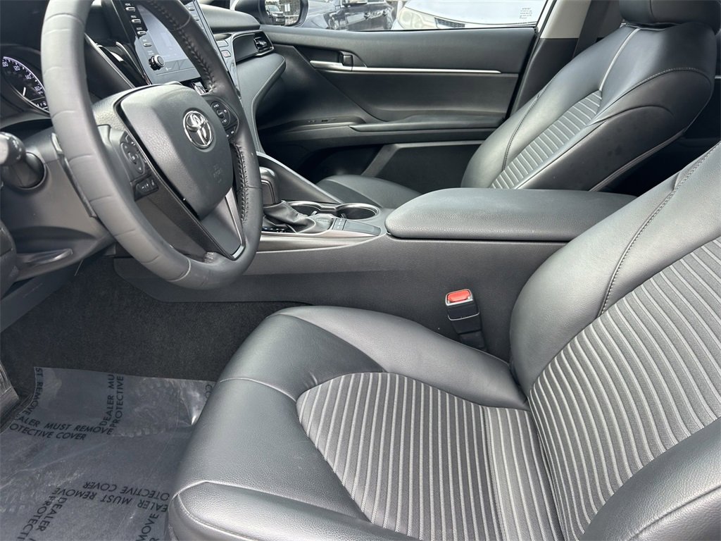 Used 2023 Toyota Camry SE image 11