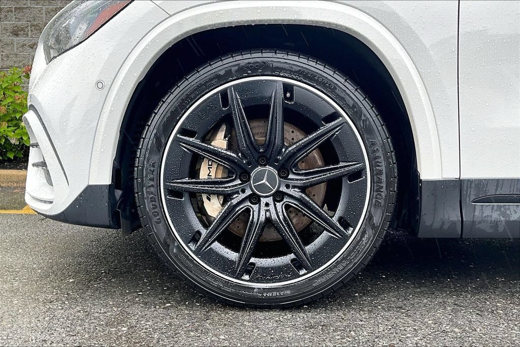 Certified 2025 Mercedes-Benz GLA 35 AMG 4MATIC image 8