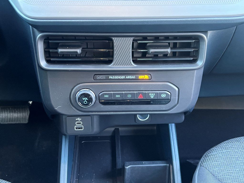 Used 2025 Ford Maverick XL image 19