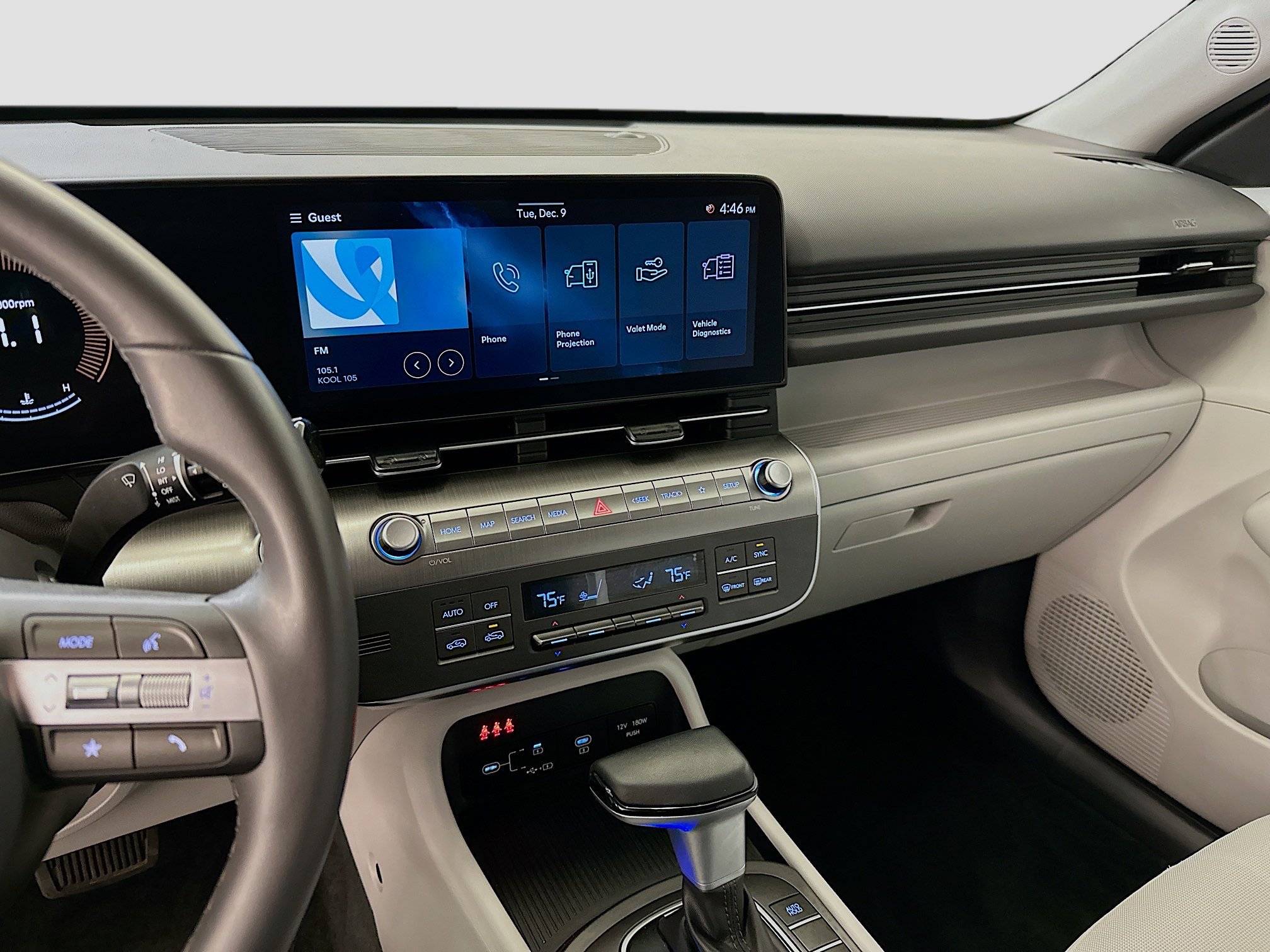 Used 2025 Hyundai Kona SEL image 26