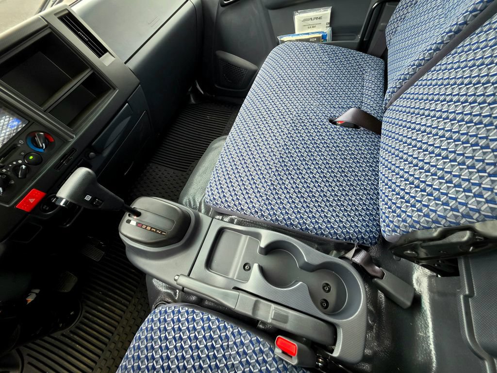 Used 2024 Chevrolet Low Cab Forward 5500XG RWD image 23