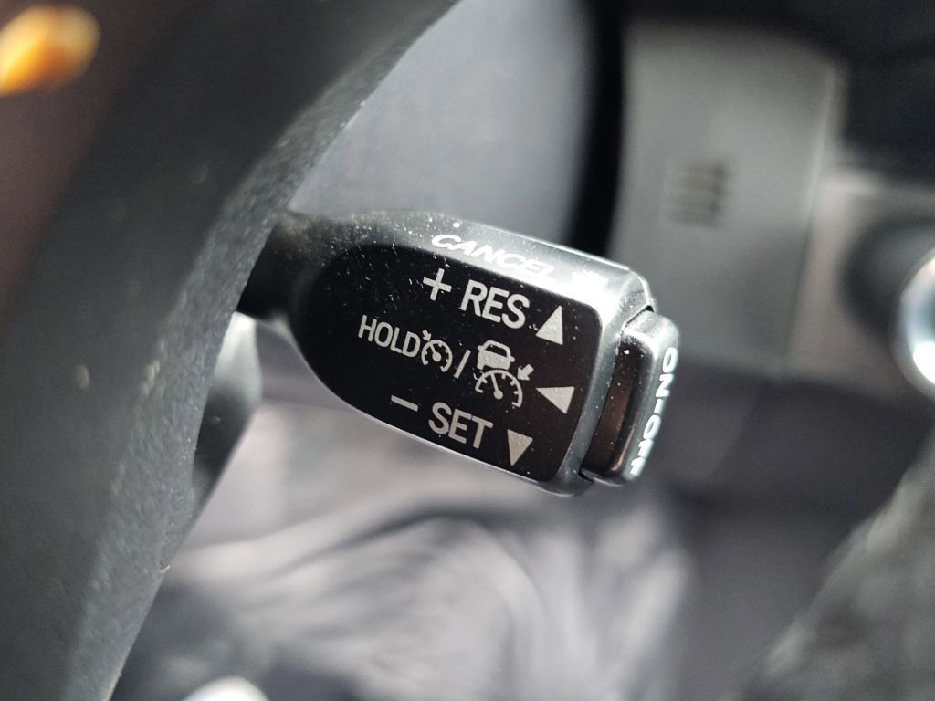Used 2018 Toyota Tacoma TRD Off-Road AWD/4WD image 15