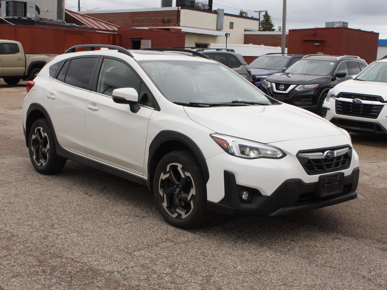 Used 2022 Subaru Crosstrek 2.5i Limited w/ Moonroof Package 2 AWD/4WD image 3