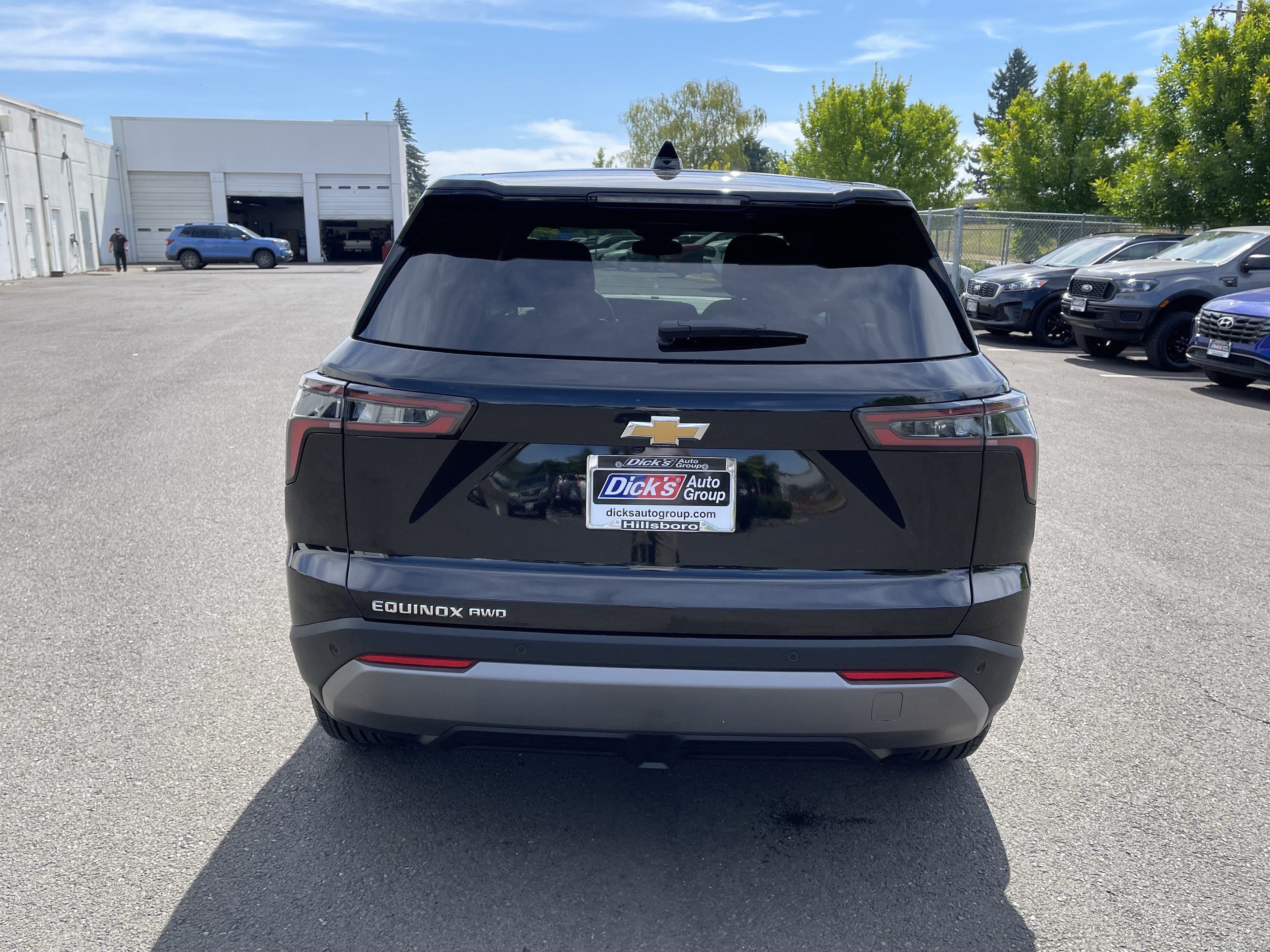 Used 2026 Chevrolet Equinox LT AWD/4WD image 4