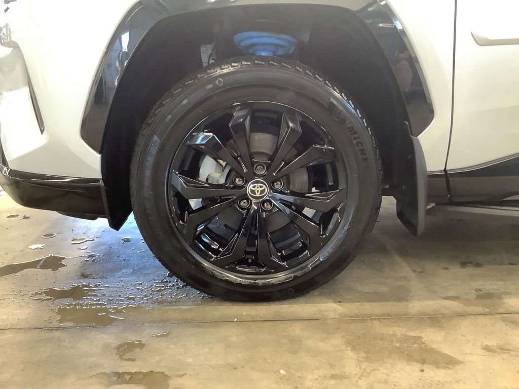 Used 2024 Toyota RAV4 XSE w/ Weather Package AWD/4WD image 11