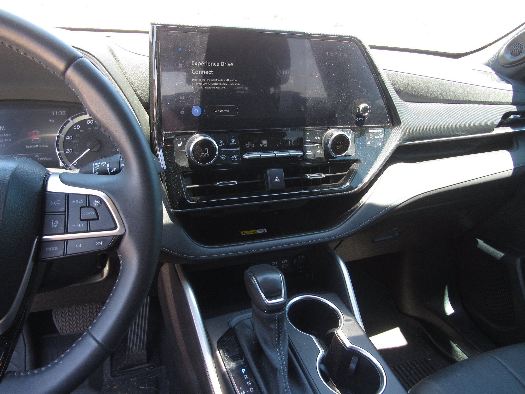 Used 2023 Toyota Highlander XSE FWD image 19