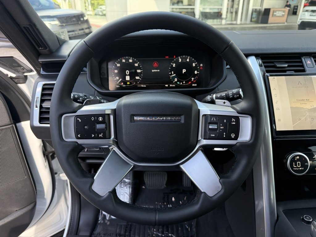 New 2025 Land Rover Discovery S image 16