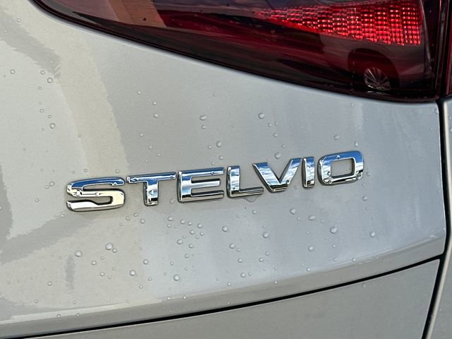 Used 2022 Alfa Romeo Stelvio Ti image 13