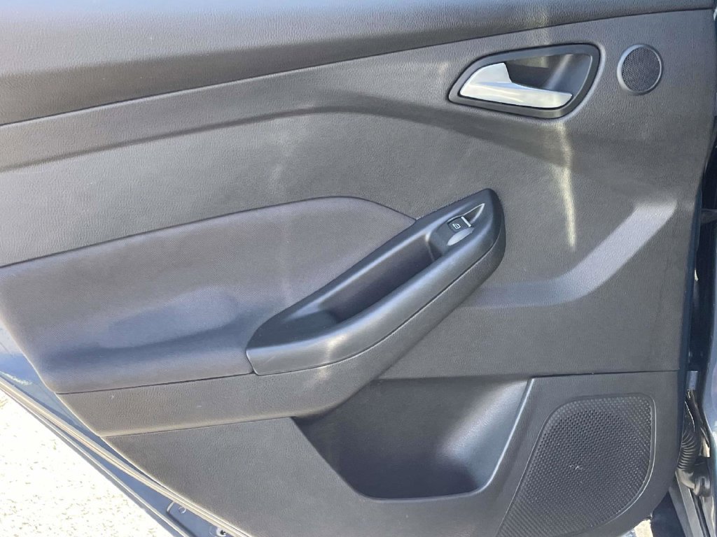 Used 2018 Ford Focus ST w/ Equipment Group 402A FWD image 20