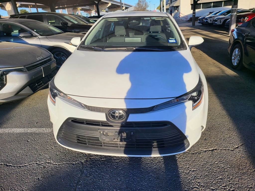 Used 2025 Toyota Corolla LE image 1