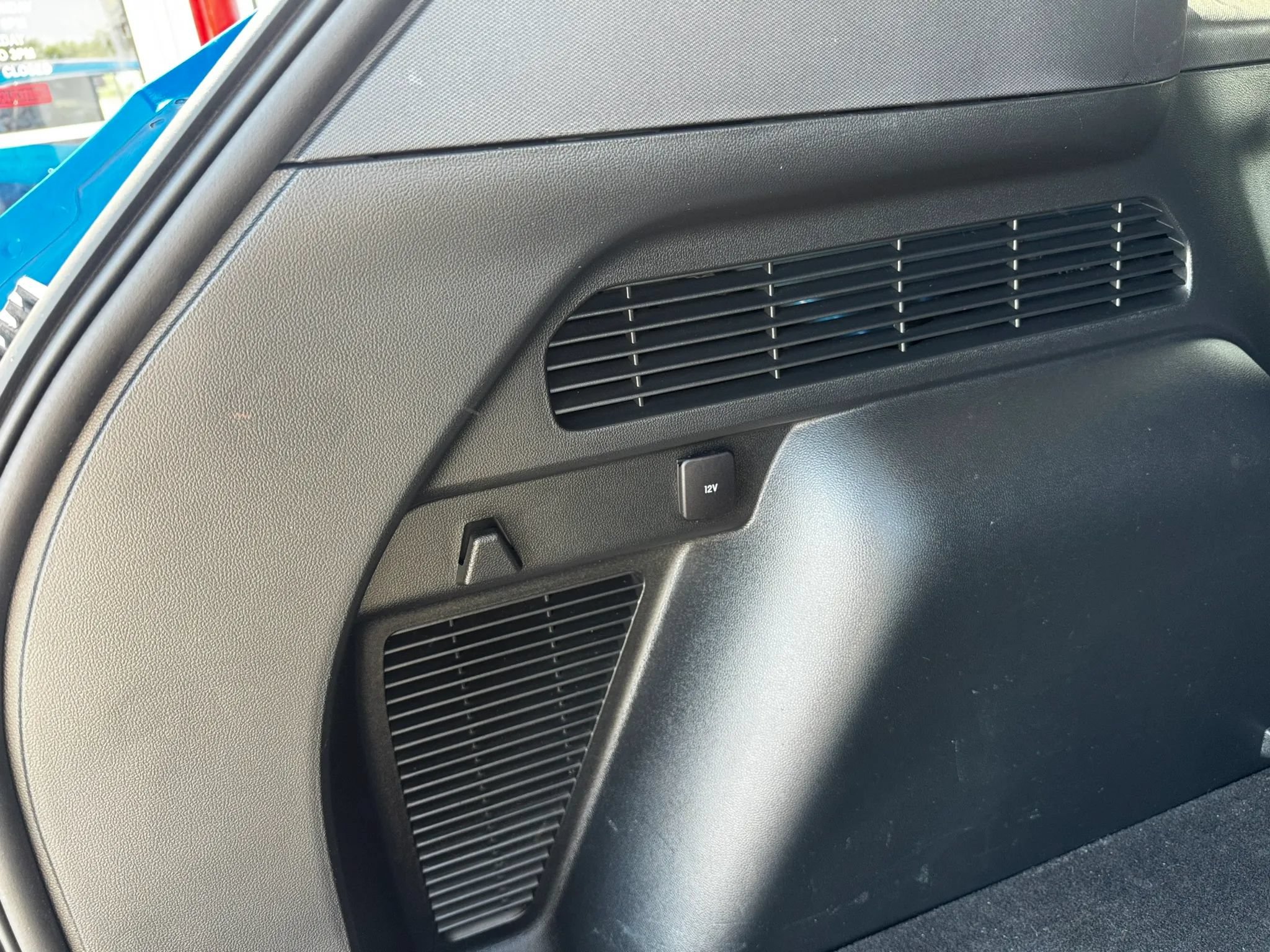 Used 2020 Ford Escape SE FWD image 25