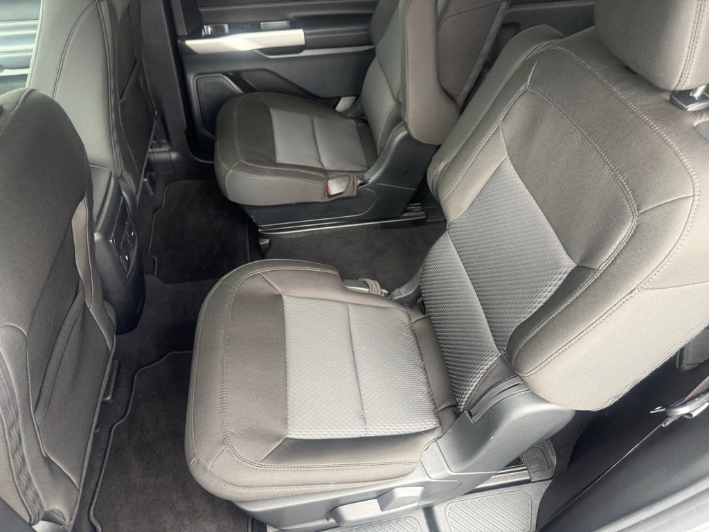 Certified 2024 Ford Explorer XLT AWD/4WD image 35