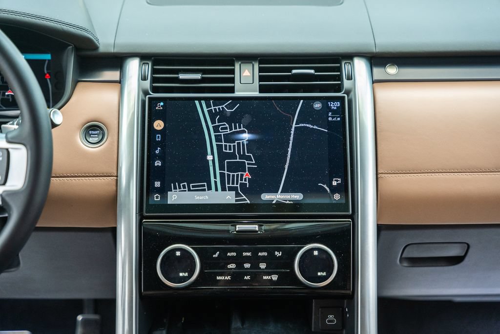 Used 2024 Land Rover Discovery Metropolitan Edition AWD/4WD image 25
