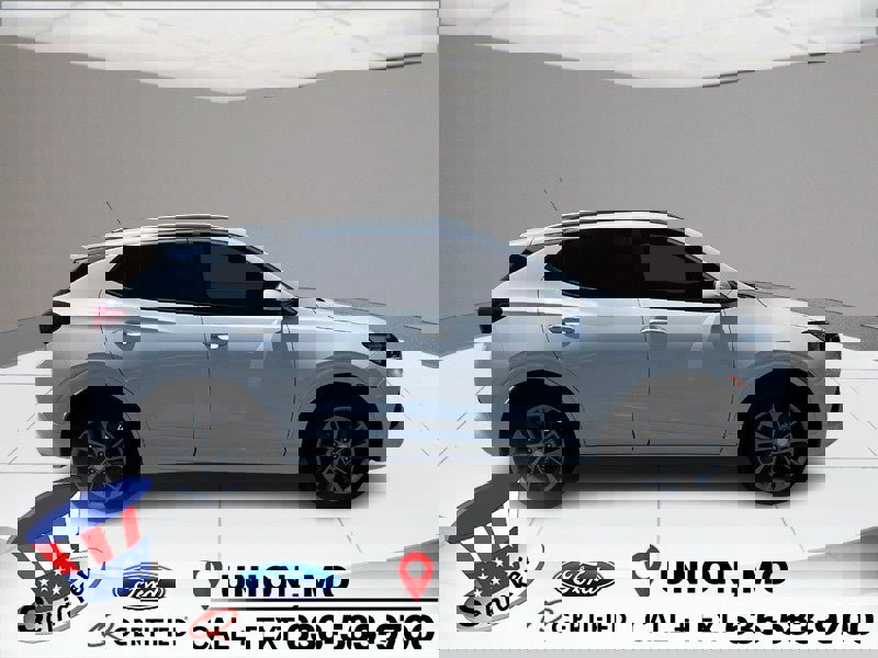 Used 2022 Buick Encore GX Preferred w/ Sport Touring Package image 1