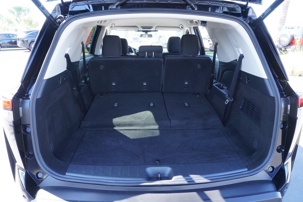 Used 2025 Nissan Pathfinder SV FWD image 8