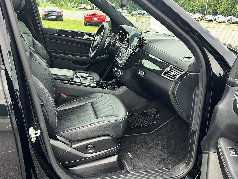 Used 2017 Mercedes-Benz GLS 450 4MATIC w/ Premium Package image 33