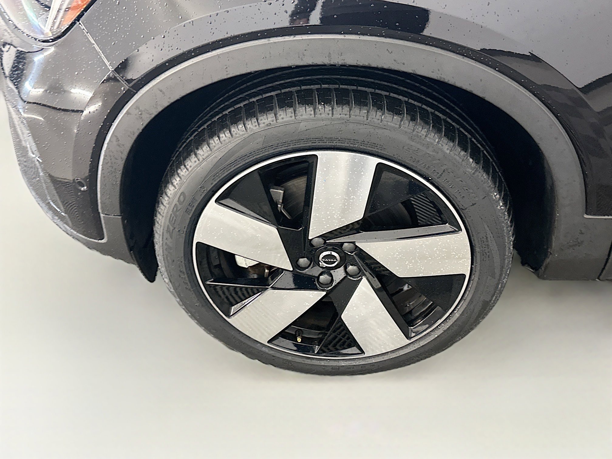 Used 2023 Volvo C40 P8 Recharge Ultimate AWD/4WD image 11